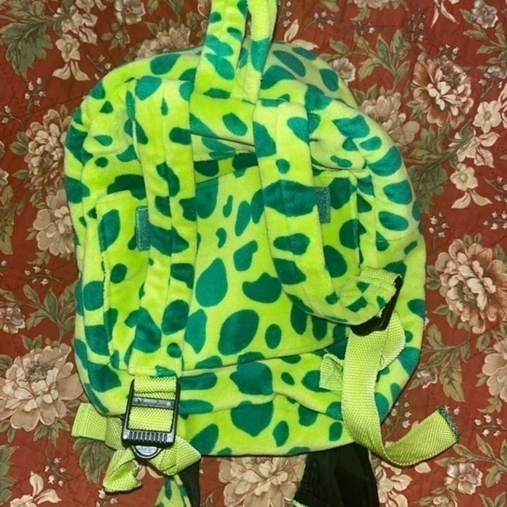 Turtle Toddler backpack. Holds a few small toys.. 9 inches wide, 11 inches long - Picture 2 of 3